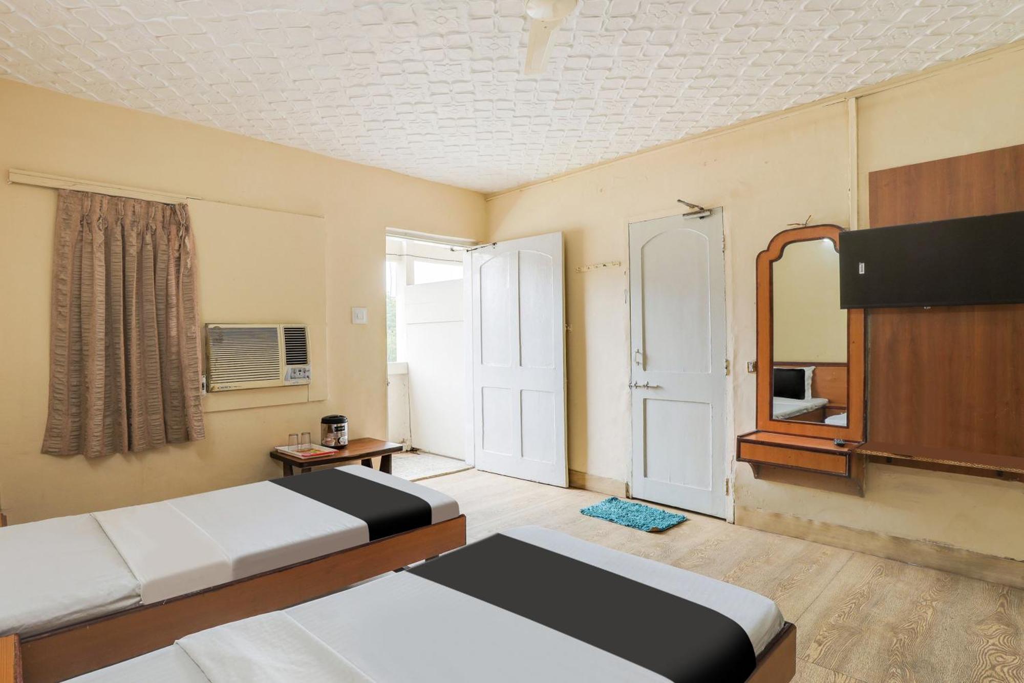 Hotel O Ellis Ahmedabad Luaran gambar