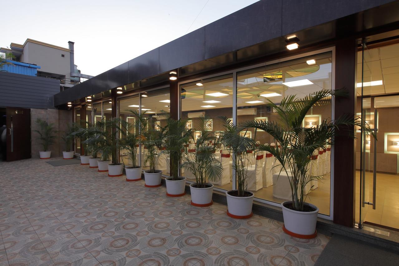 Hotel O Ellis Ahmedabad Luaran gambar