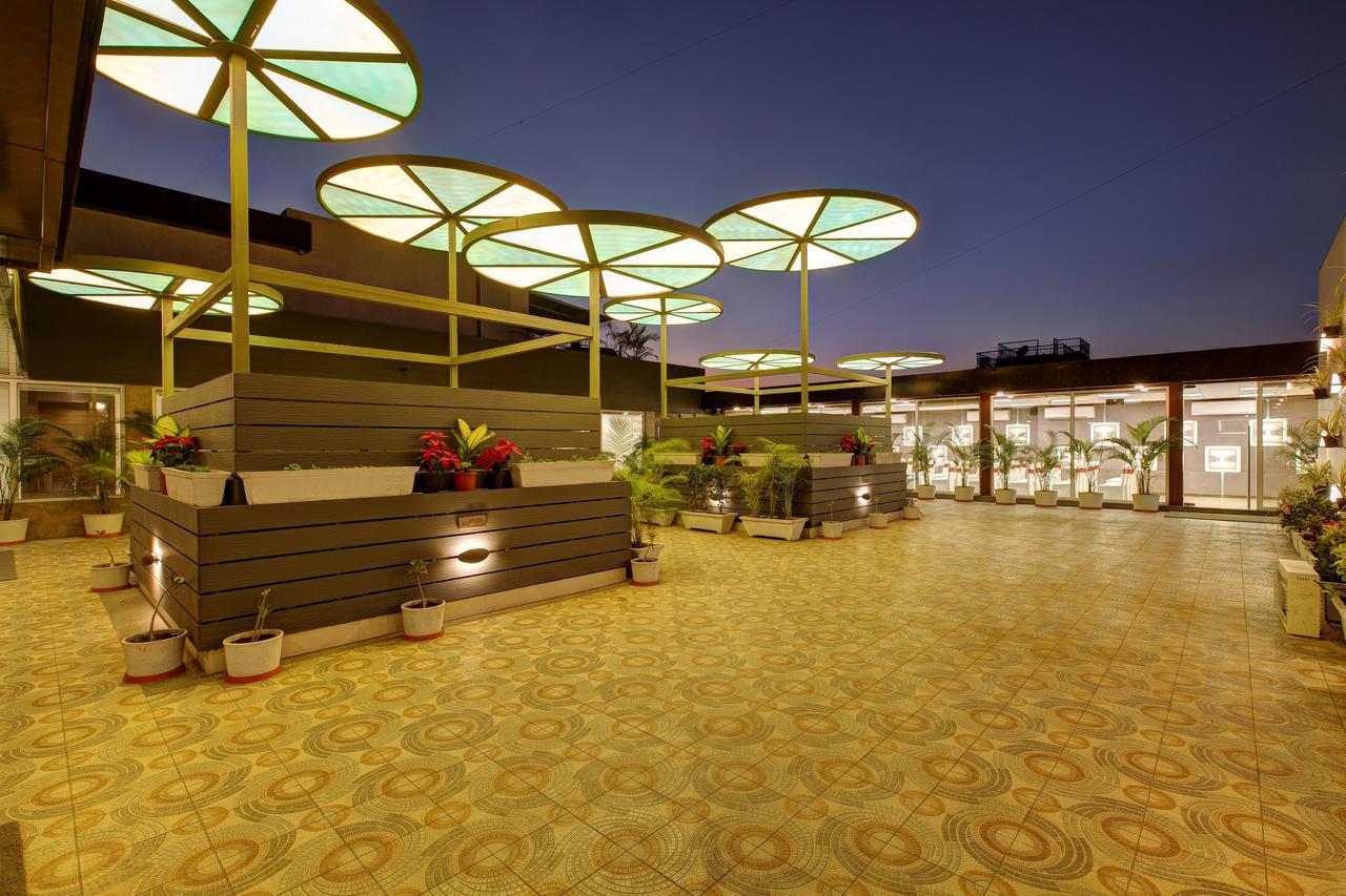 Hotel O Ellis Ahmedabad Luaran gambar