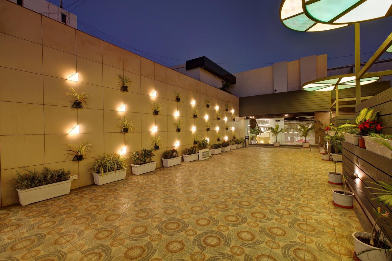 Hotel O Ellis Ahmedabad Luaran gambar