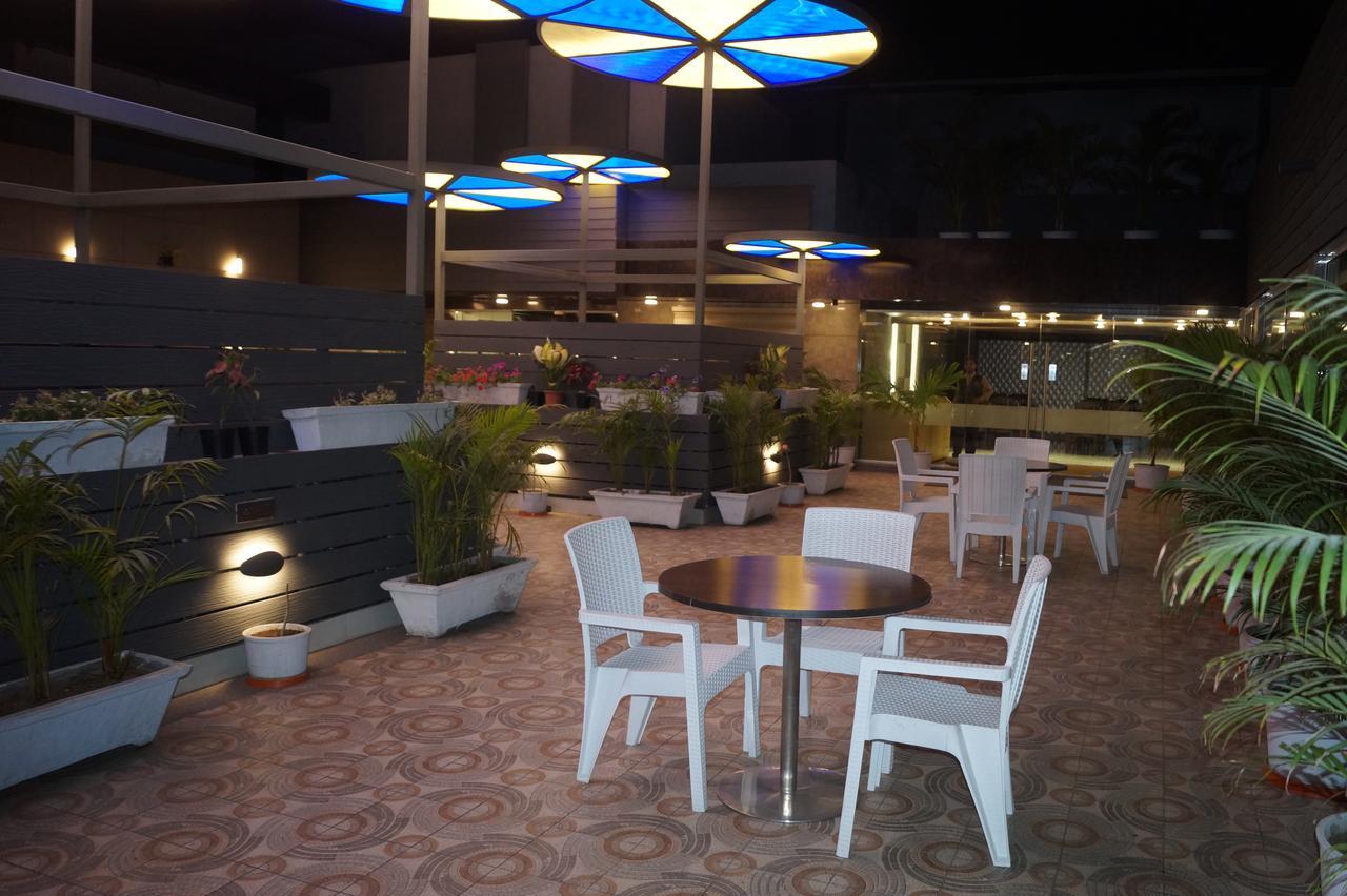 Hotel O Ellis Ahmedabad Luaran gambar