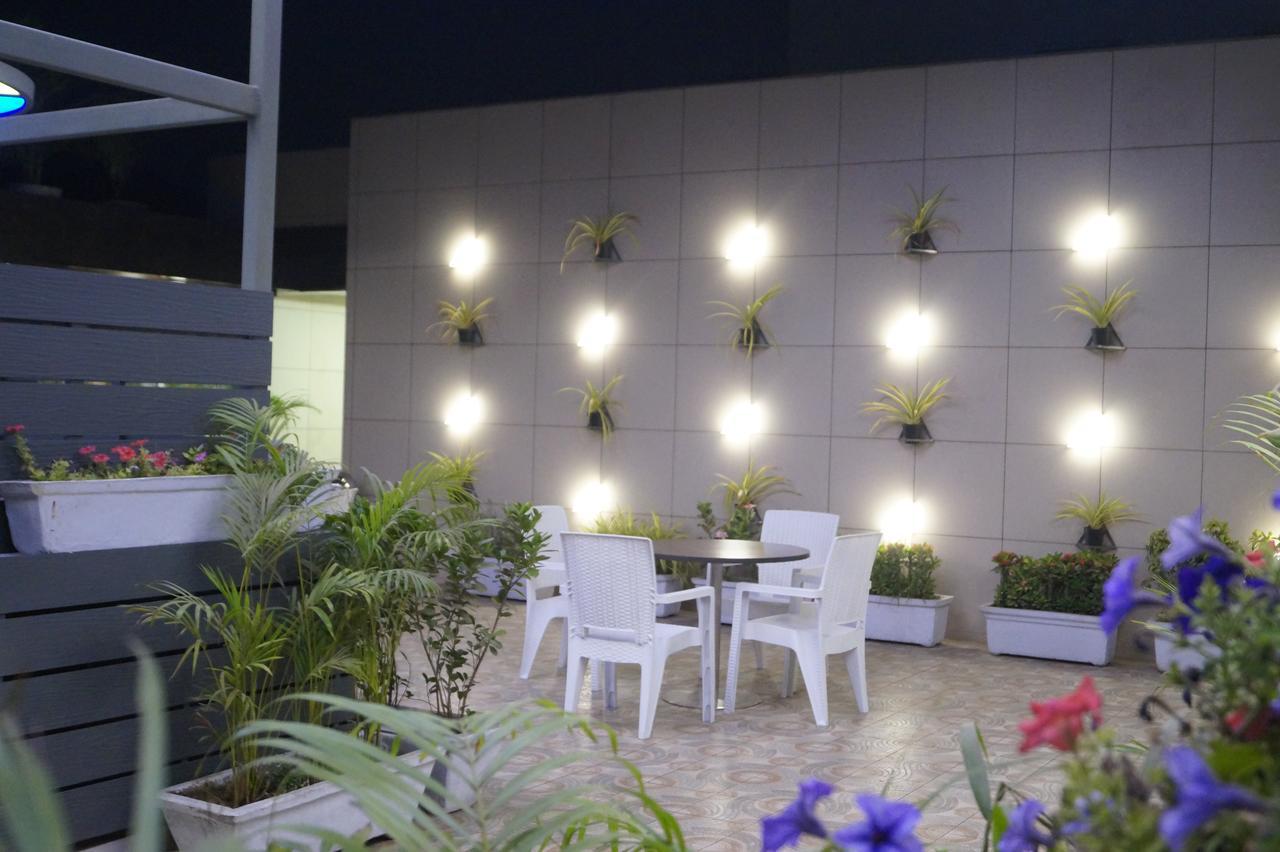 Hotel O Ellis Ahmedabad Luaran gambar