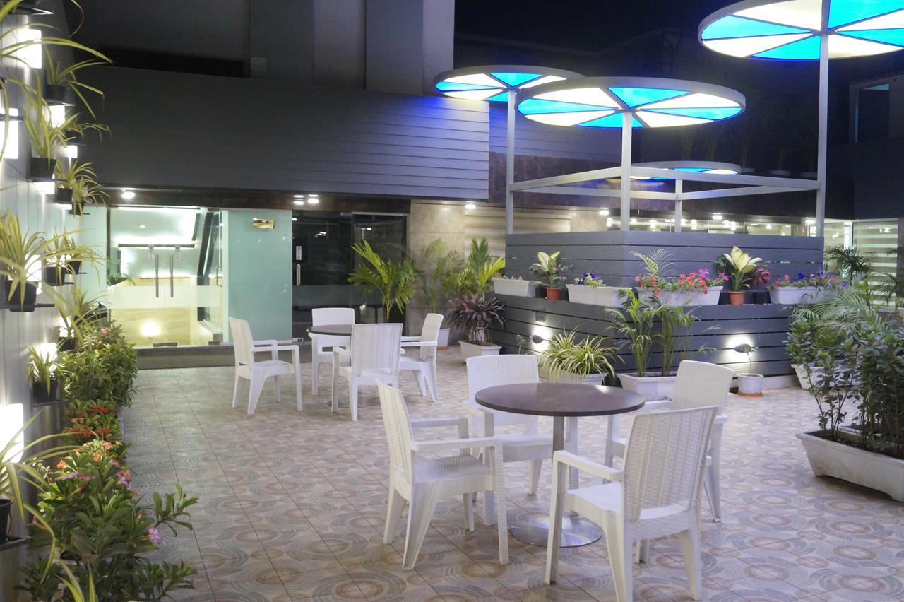 Hotel O Ellis Ahmedabad Luaran gambar